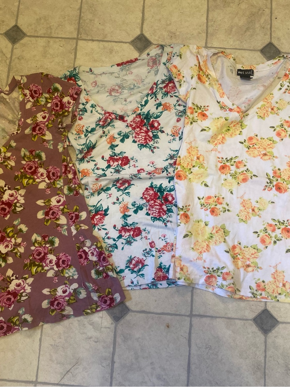 Wet Seal White Floral V-Neck Tee - Yellow/Pink Floral Bundle 3 women’s